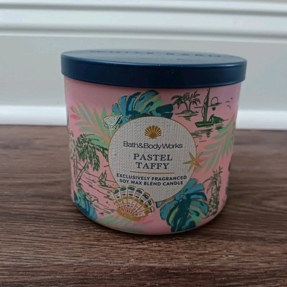 New Bath & Body Works Pastel Taffy 3-Wick Scented Candle 14.5oz Soy Wax